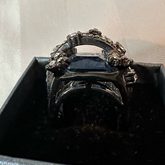 Vintage large black CZ sapphire and diamond cocktail ring - Picture 10 of 10